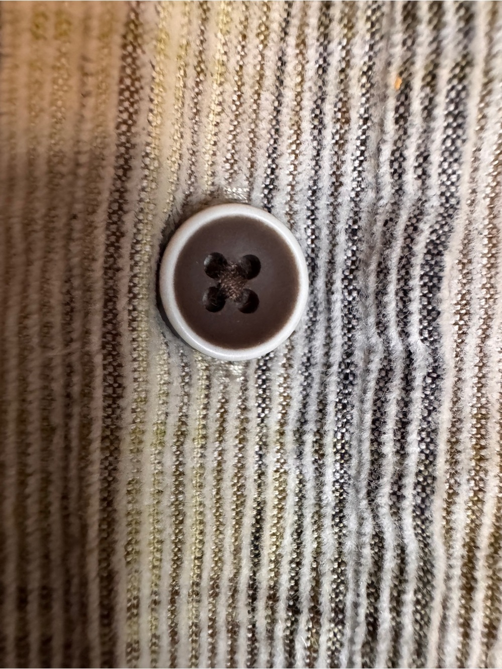 Basic Options Plaid Button-Down Flannel in Gray Cream | Size XL Graphic Tee - Picture 4 of 11